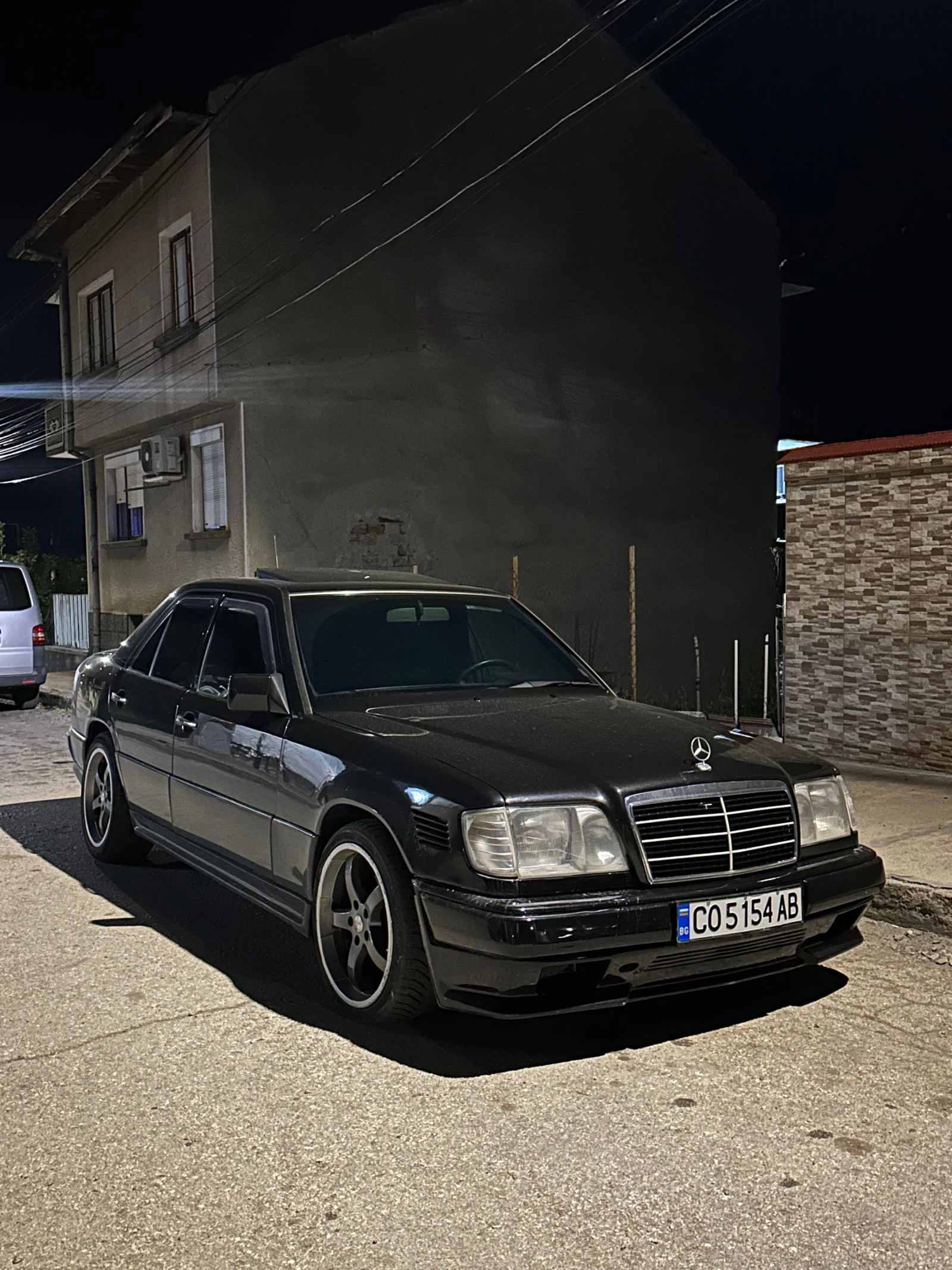 Mercedes-Benz 124 300D, снимка 2 - Автомобили и джипове - 54881435