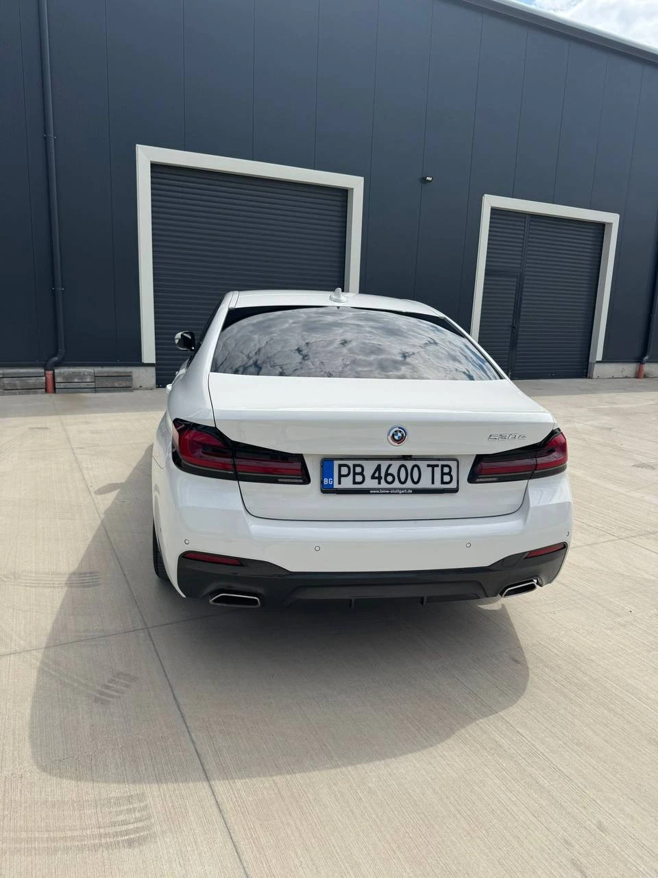 BMW 530E * М PACK * DISTRONIC * ПОДГРЕВ * HUD, снимка 6 - Автомобили и джипове - 54914510