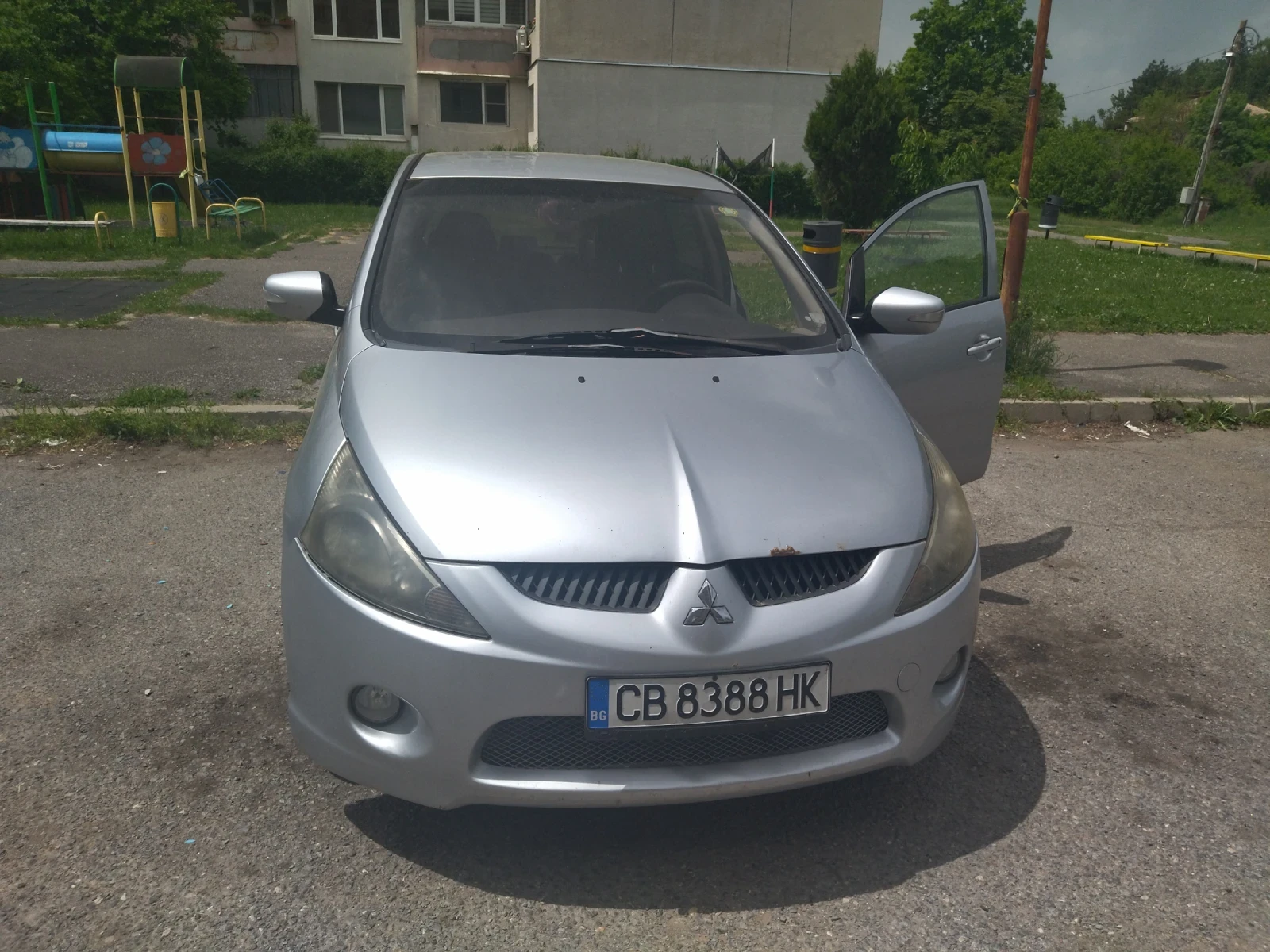 Mitsubishi Grandis, снимка 4 - Автомобили и джипове - 54962155