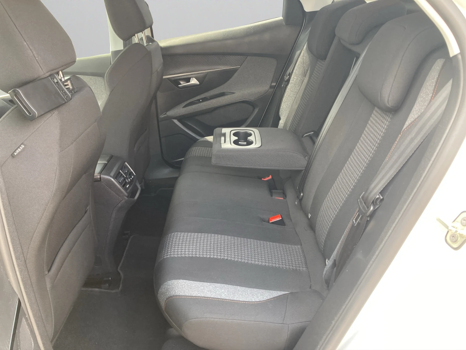 Peugeot 3008 NEW ACTIVE 1.5 BlueHDi 130 EAT8 EURO 6, снимка 10 - Автомобили и джипове - 55012984
