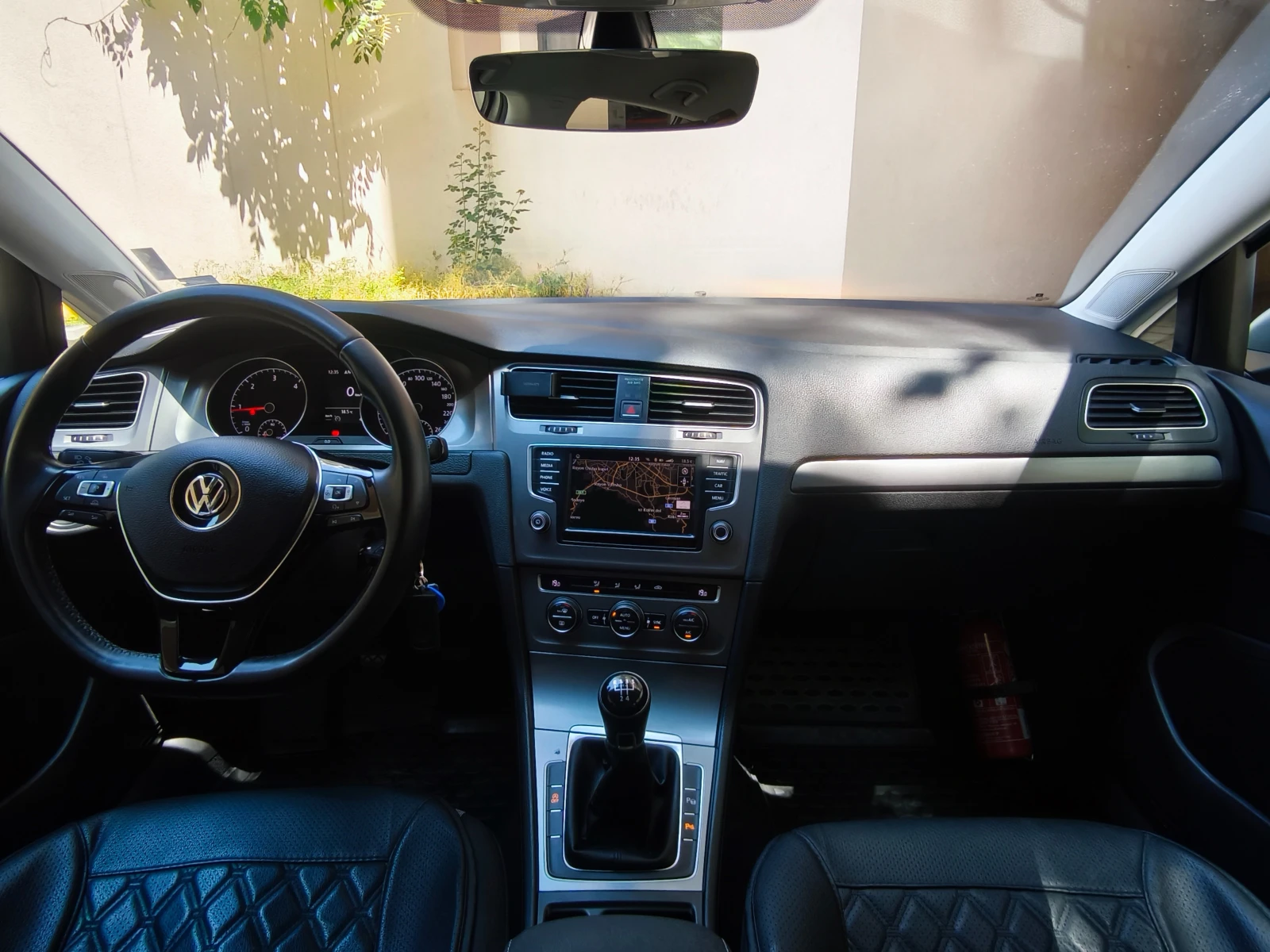 VW Golf Trendline 1.6 TDI, снимка 9 - Автомобили и джипове - 55061699