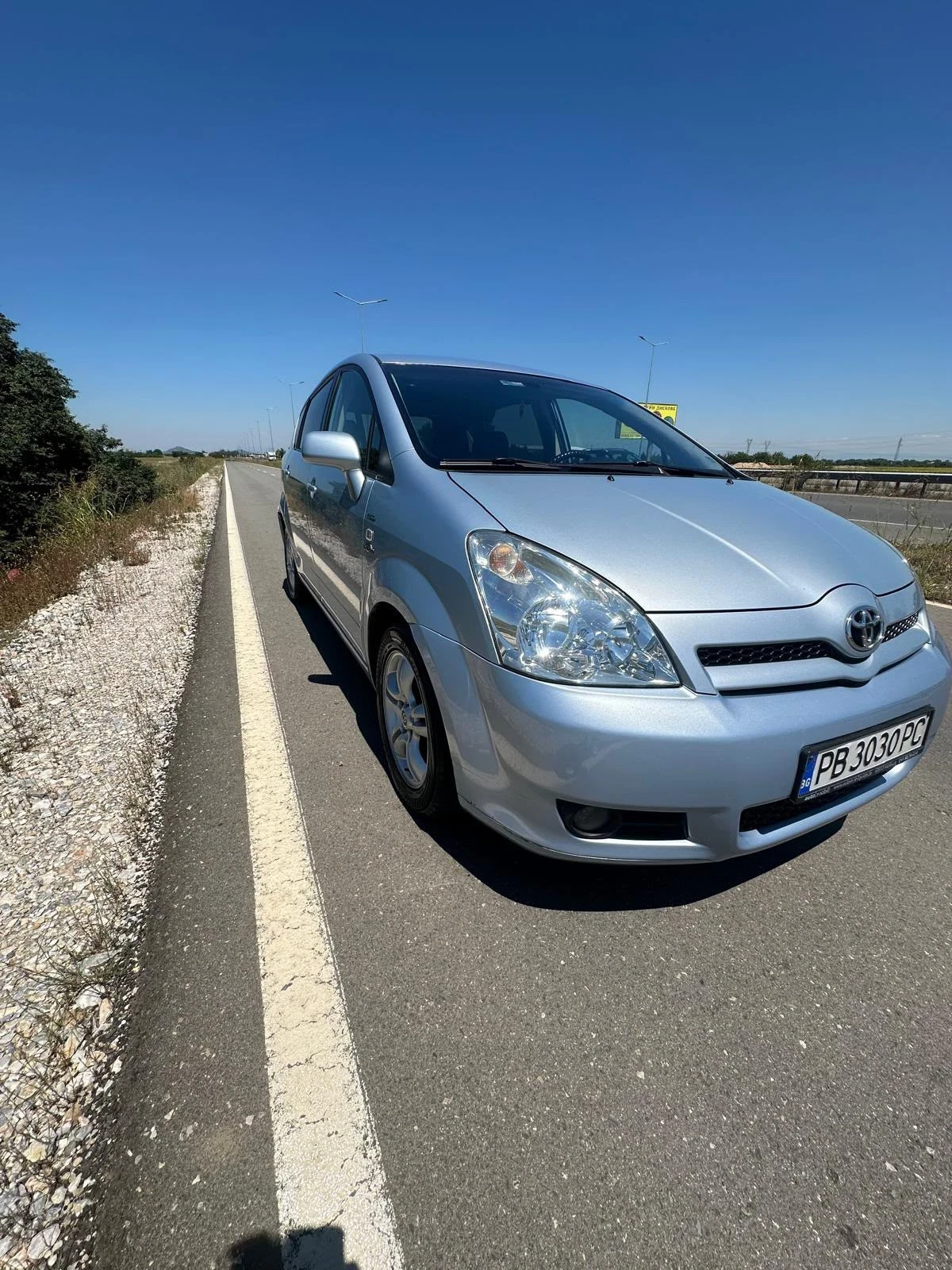 Toyota Corolla verso 2.2 177к.с, снимка 3 - Автомобили и джипове - 55498917
