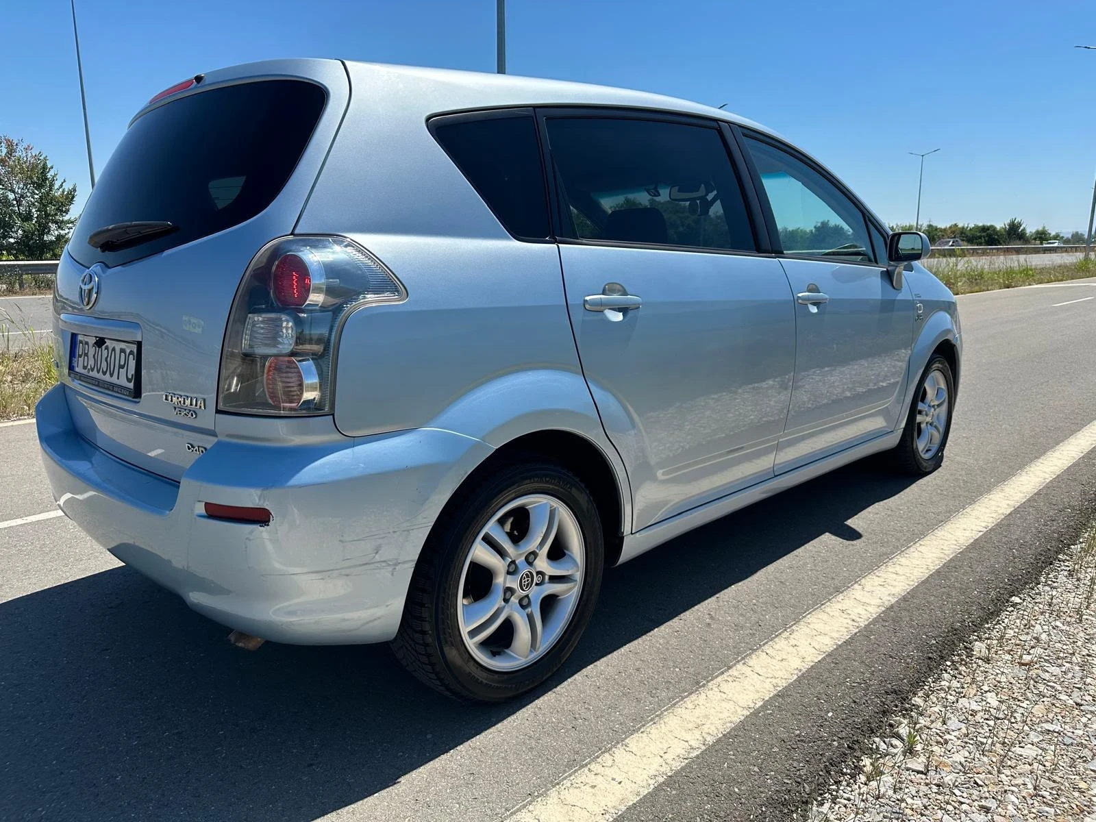 Toyota Corolla verso 2.2 177к.с, снимка 7 - Автомобили и джипове - 55498917