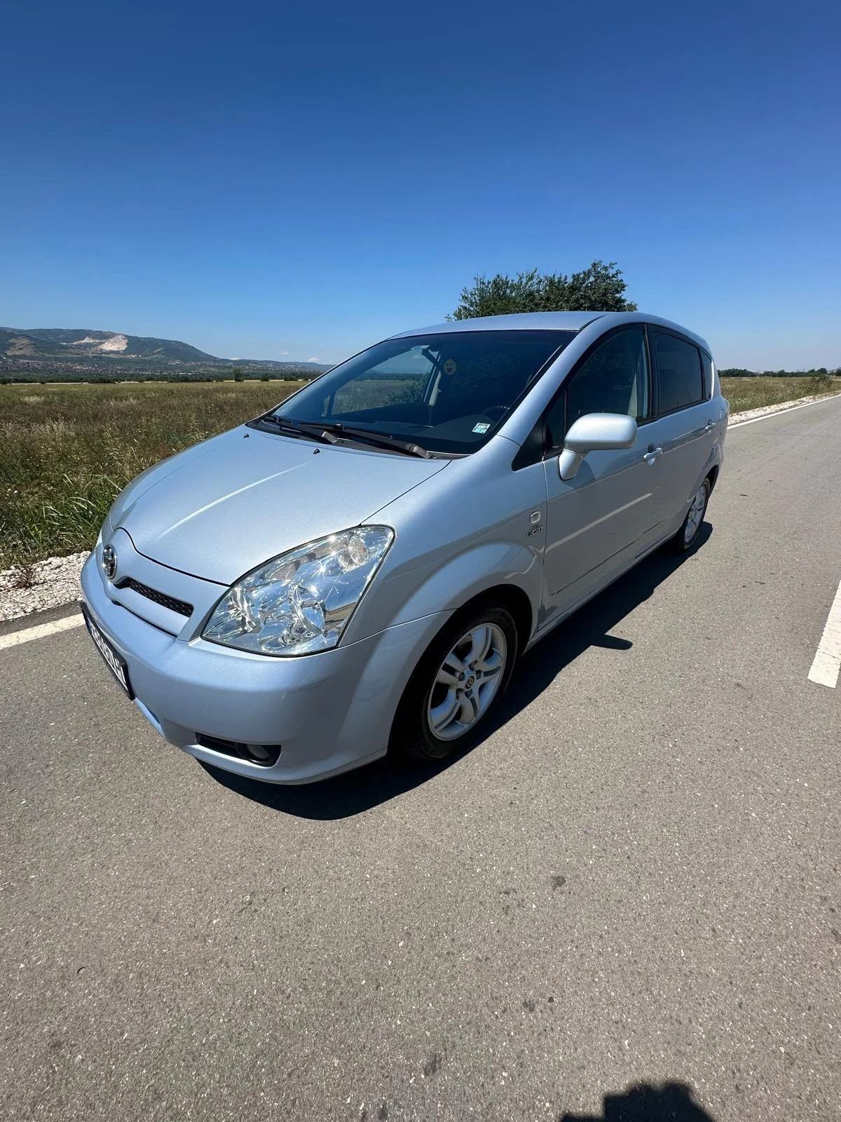 Toyota Corolla verso 2.2 177к.с, снимка 2 - Автомобили и джипове - 55498917