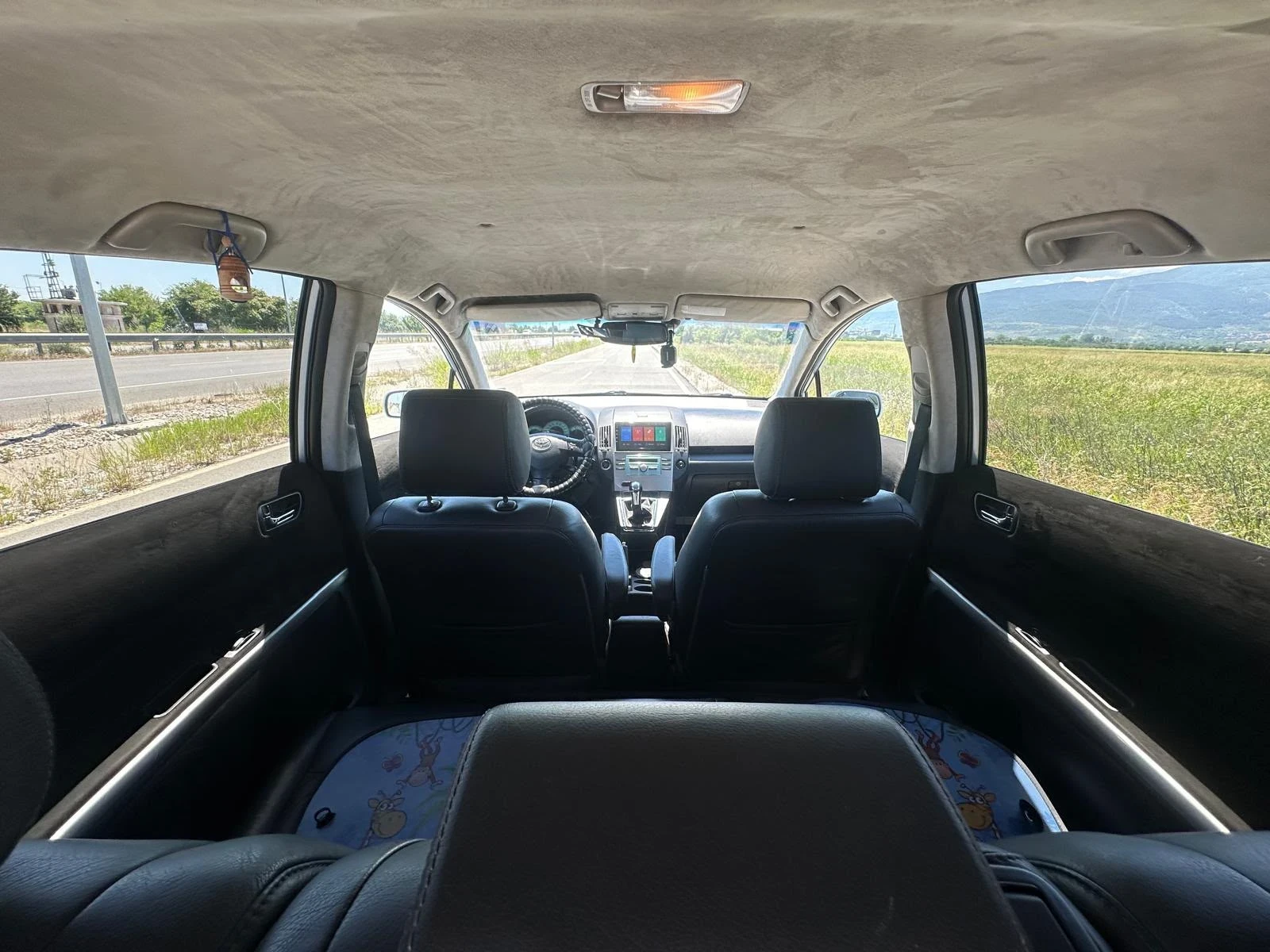 Toyota Corolla verso 2.2 177к.с, снимка 11 - Автомобили и джипове - 55498917
