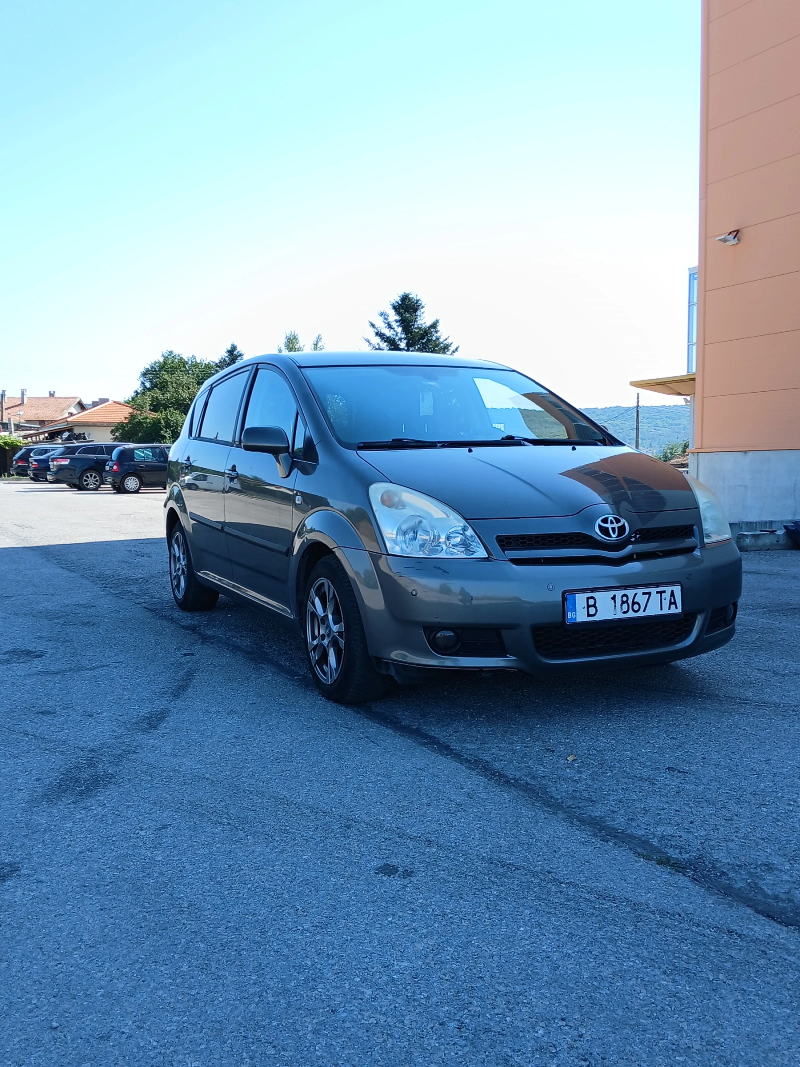 Toyota Corolla verso 2.2 D4D 136к.с.   Напълно обслужена