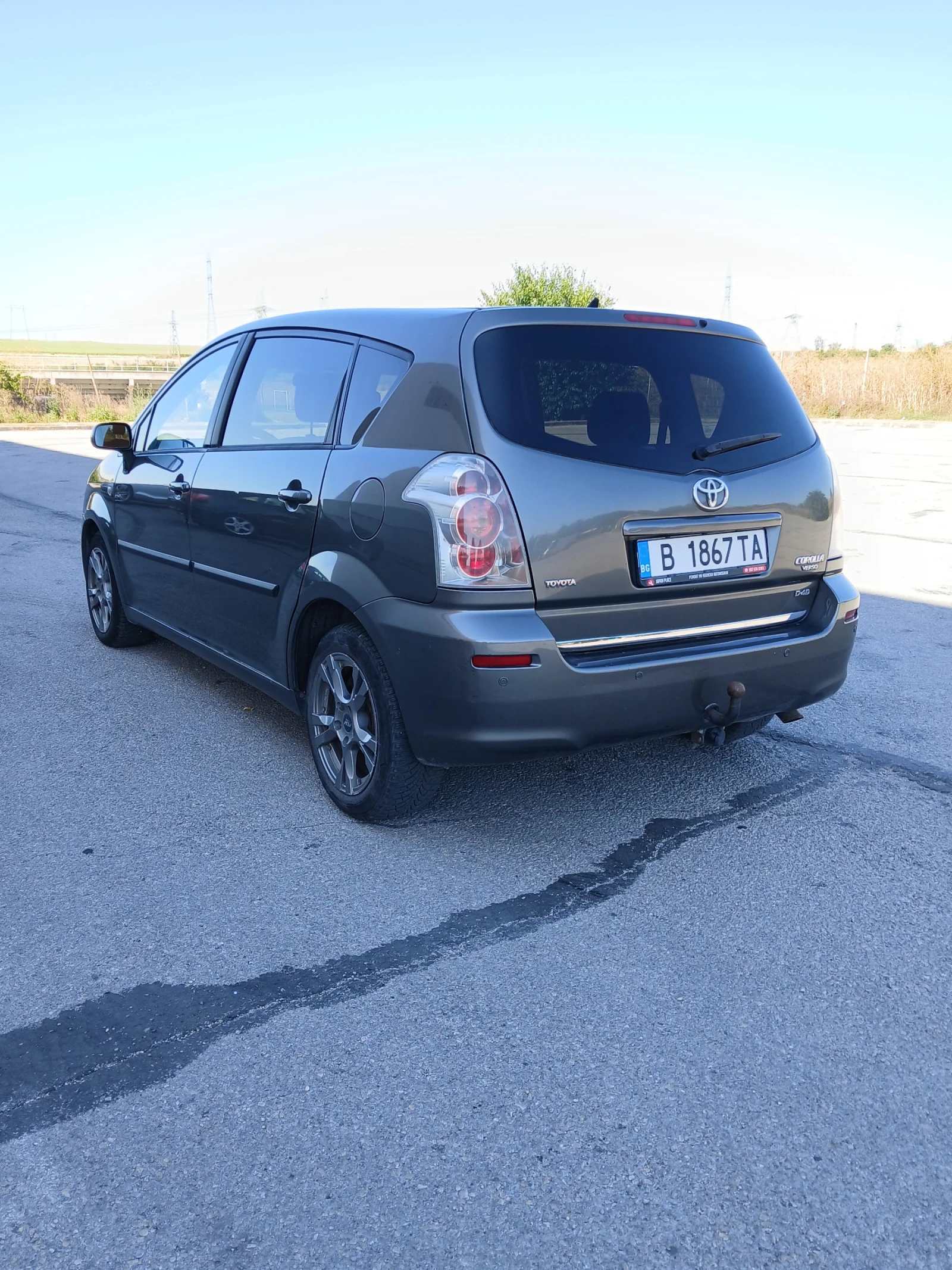 Toyota Corolla verso 2.2 D4D 136к.с.   Напълно обслужена, снимка 4 - Автомобили и джипове - 55510866