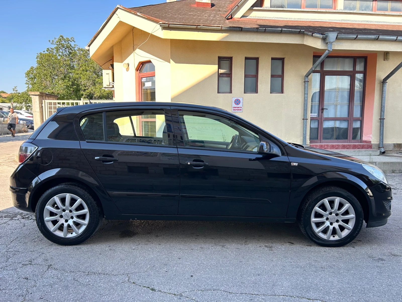 Opel Astra 1.6i КЛИМАТИК, снимка 4 - Автомобили и джипове - 55803974