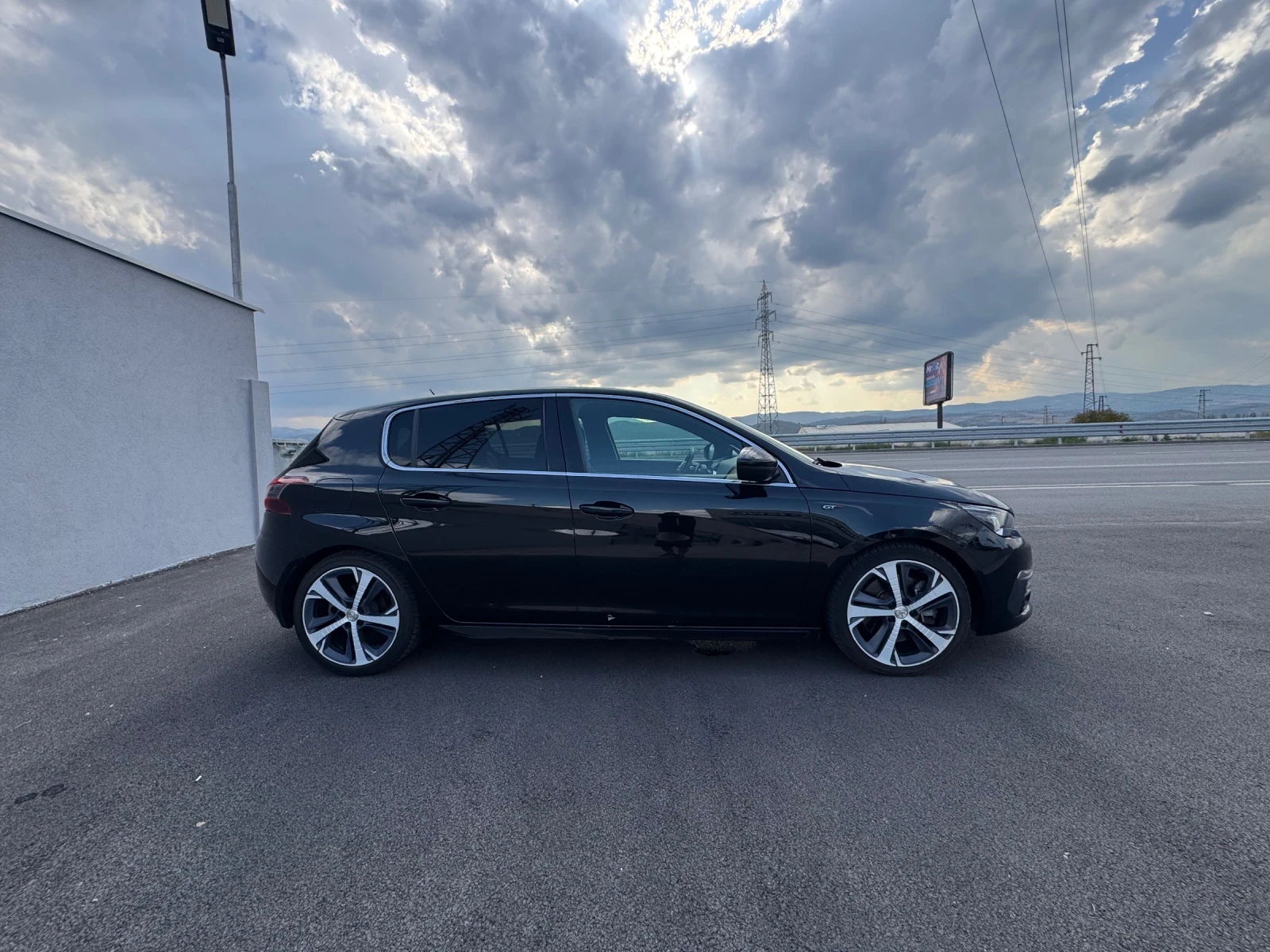 Peugeot 308 2.0HDI GT Line Реални километри Сервизна книжна, снимка 4 - Автомобили и джипове - 55931111