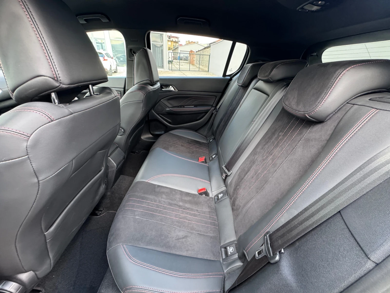 Peugeot 308 2.0HDI GT Line Реални километри Сервизна книжна, снимка 10 - Автомобили и джипове - 55931111