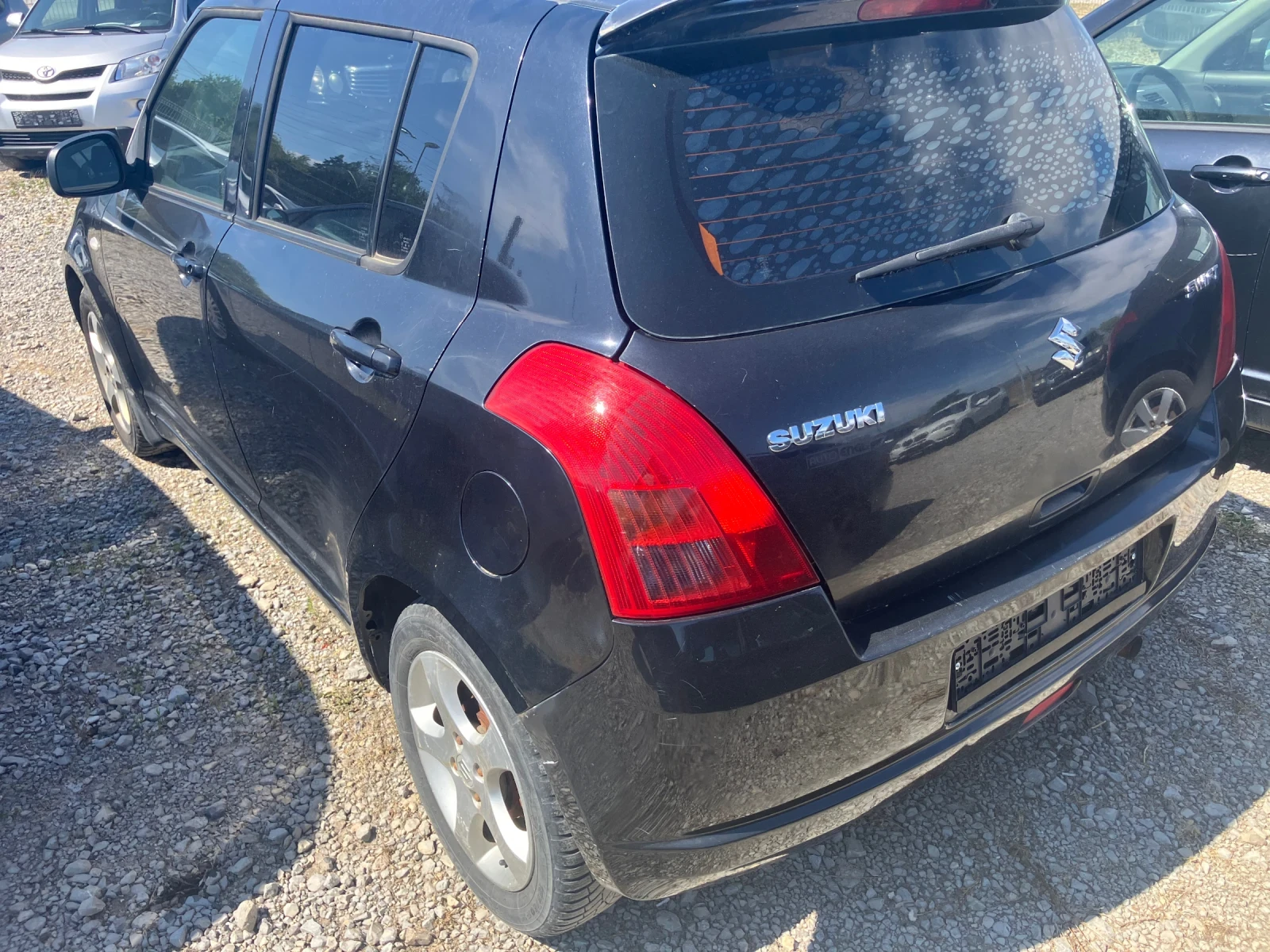 Suzuki Swift 1.3 KLIMA, снимка 4 - Автомобили и джипове - 55939529