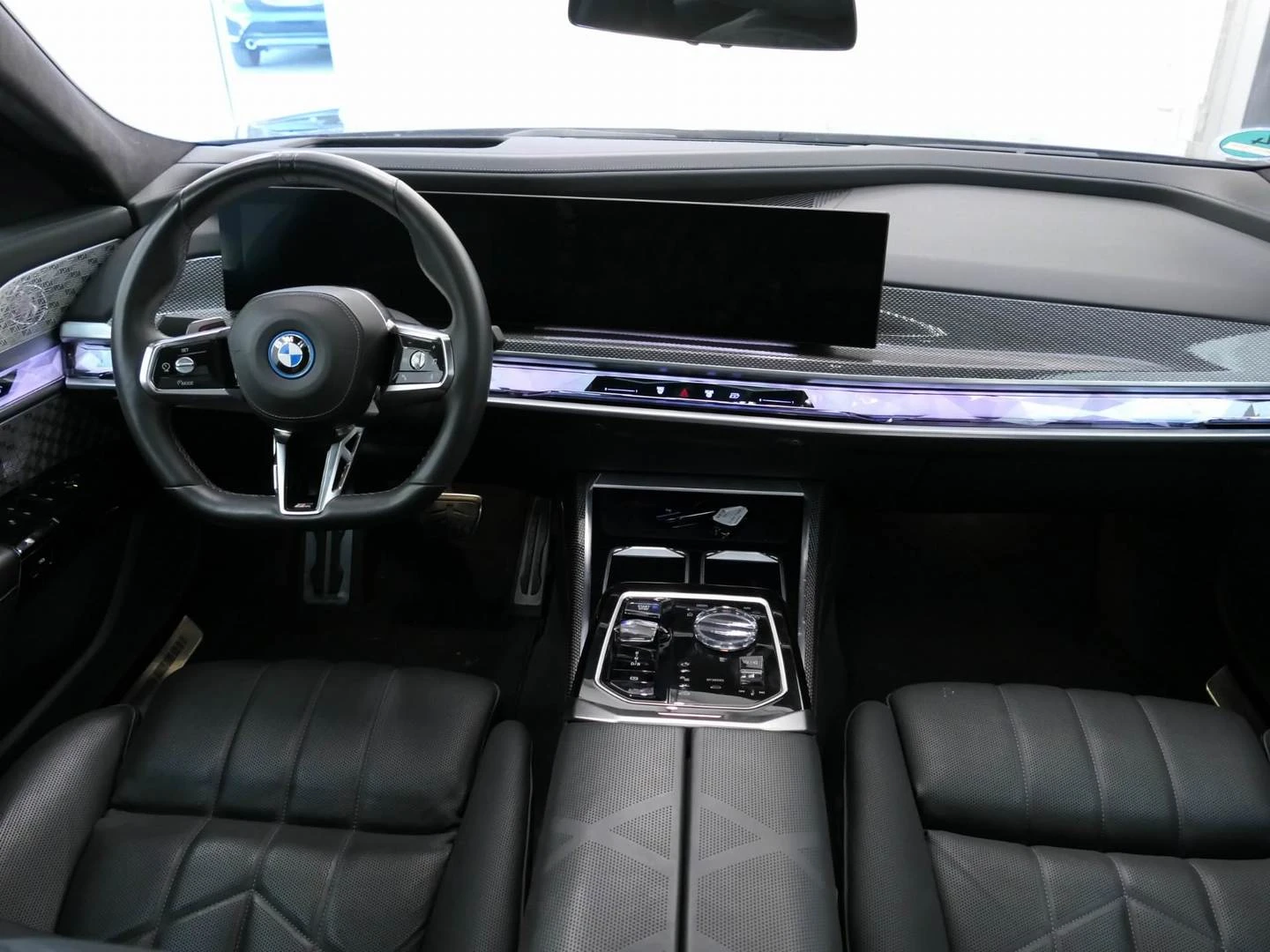 BMW i7 M70 xDrive, снимка 7 - Автомобили и джипове - 56481449