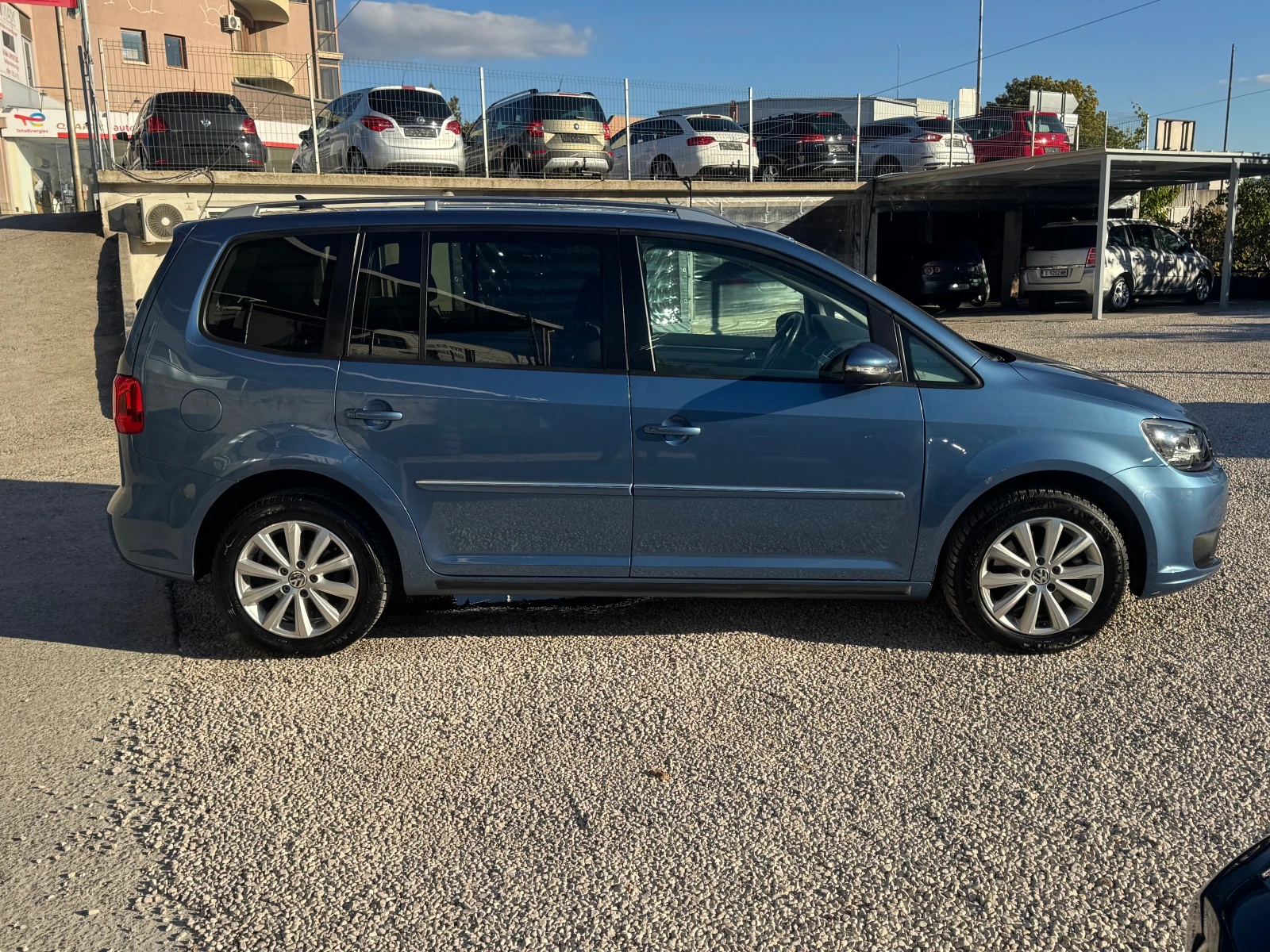 VW Touran ХАЙЛАЙН, снимка 3 - Автомобили и джипове - 56627264