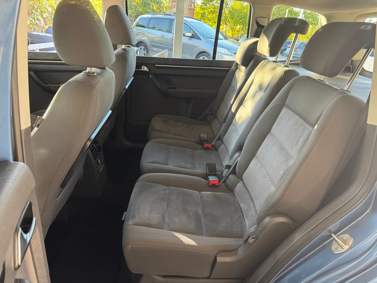VW Touran ХАЙЛАЙН, снимка 13 - Автомобили и джипове - 56627264