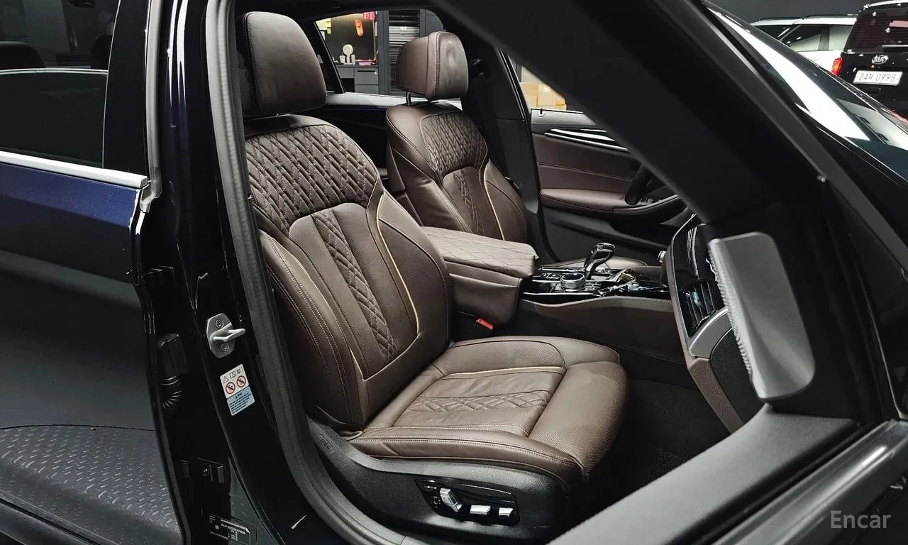 BMW 530 * 530i M Sport Package * , снимка 10 - Автомобили и джипове - 56723264