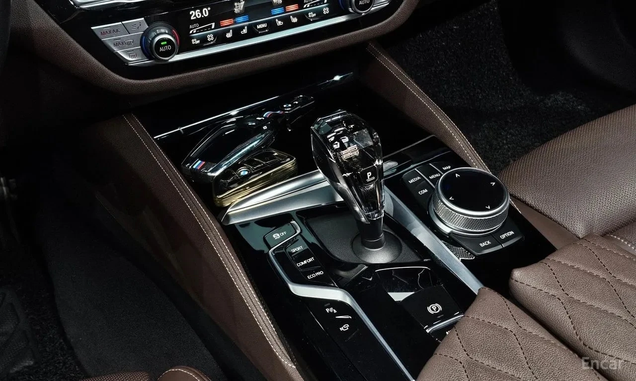 BMW 530 * 530i M Sport Package * , снимка 9 - Автомобили и джипове - 56723264