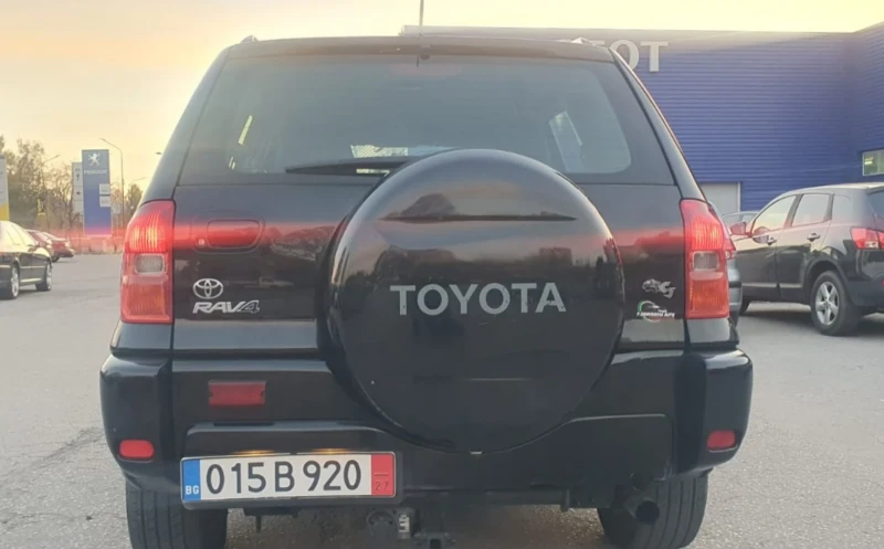 Toyota Rav4 2.0d 4x4 115k, снимка 5 - Автомобили и джипове - 48045468