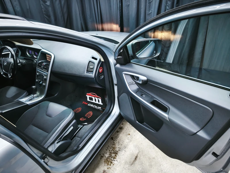 Volvo XC60 2.4D3 Automatic 4WD 163k.c Euro5, снимка 12 - Автомобили и джипове - 52689322