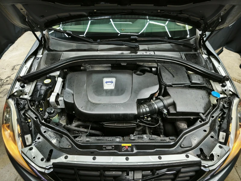 Volvo XC60 2.4D3 Automatic 4WD 163k.c Euro5, снимка 16 - Автомобили и джипове - 52689322