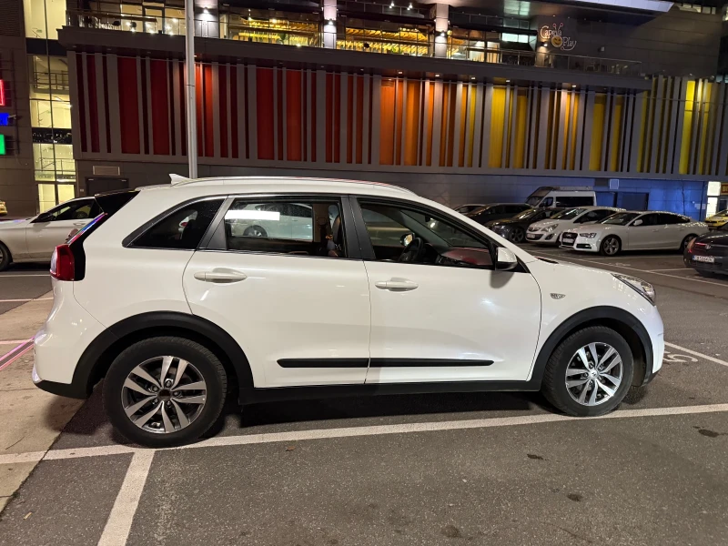 Kia Niro 1.6 Хибрид, снимка 5 - Автомобили и джипове - 52698278