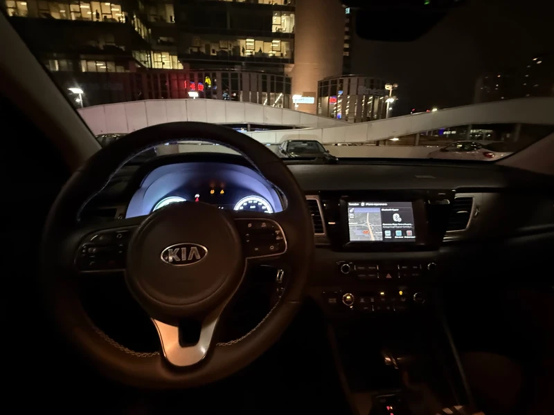 Kia Niro 1.6 Хибрид, снимка 11 - Автомобили и джипове - 52698278