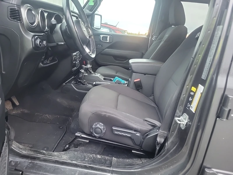 Jeep Wrangler SAHARA| ПОДГРЕВИ| CARFAX| БЕЗ ПЪРВОНАЧАЛНА ВНОСКА, снимка 9 - Автомобили и джипове - 53538418