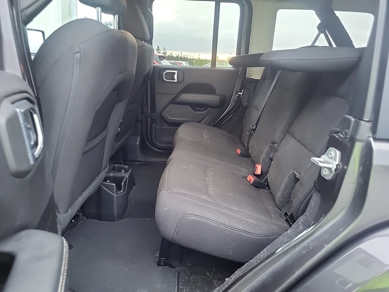 Jeep Wrangler SAHARA| ПОДГРЕВИ| CARFAX| БЕЗ ПЪРВОНАЧАЛНА ВНОСКА, снимка 14 - Автомобили и джипове - 53538418