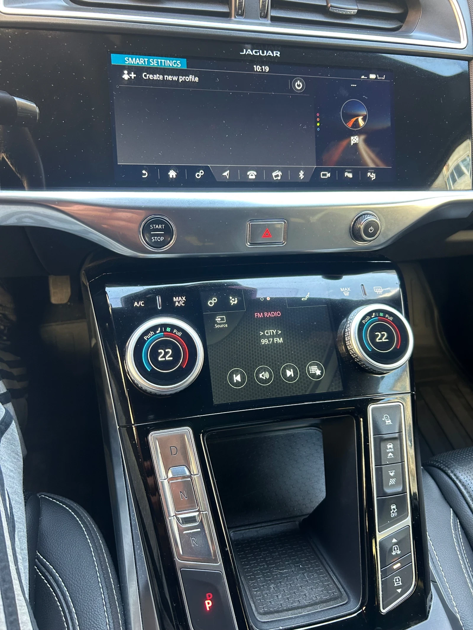 Jaguar I-Pace EV400, нова батерия, въздушно окачване, HUD - изображение 8