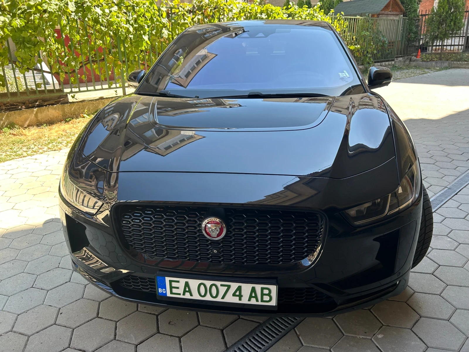 Jaguar I-Pace EV400, нова батерия, въздушно окачване, HUD | Mobile.bg — изображение 1