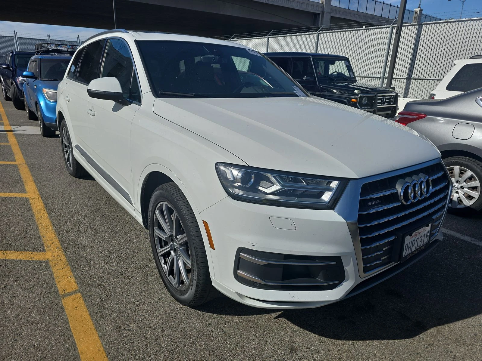 Audi Q7 3.0* PREMIUM* MATRIX* ДИСТРОНИК* КАМЕРИ* ПОДГРЕВ*  - изображение 3