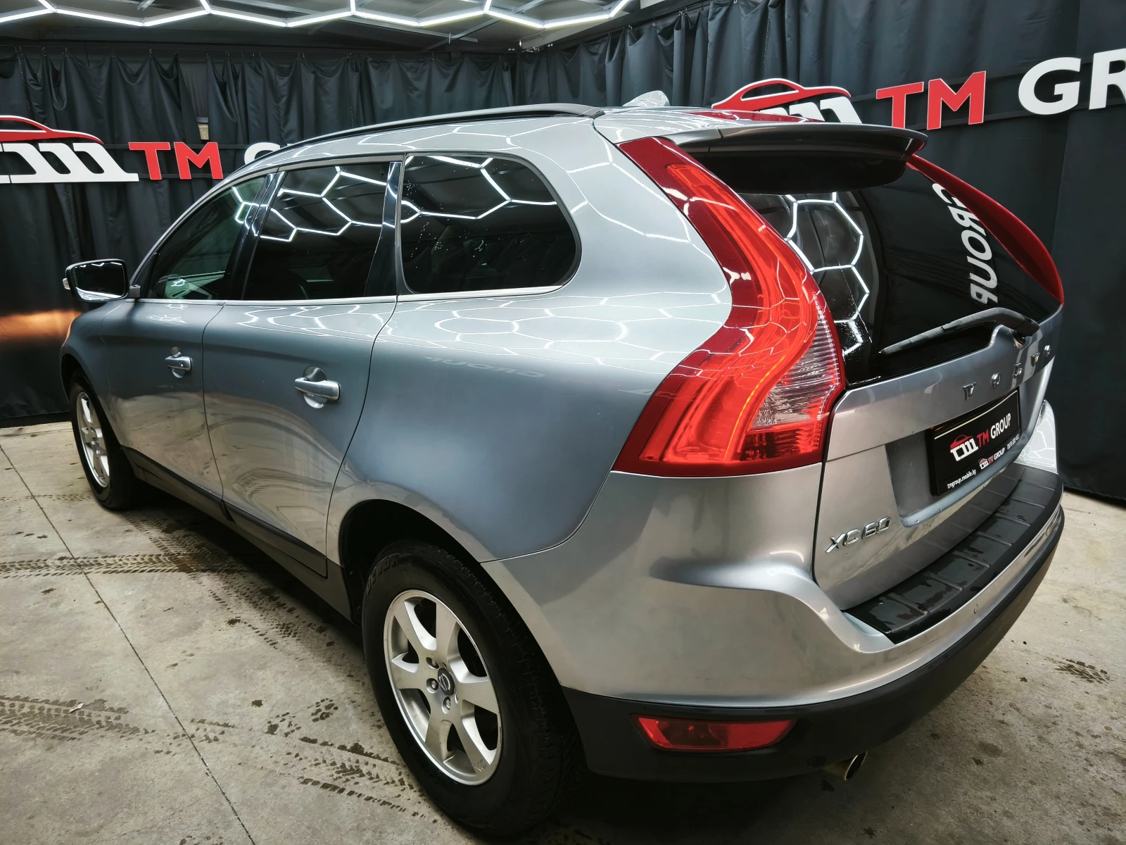 Volvo XC60 2.4D3 Automatic 4WD 163k.c Euro5 - изображение 6