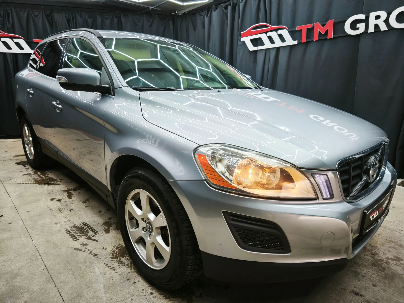 Volvo XC60 2.4D3 Automatic 4WD 163k.c Euro5 - изображение 3