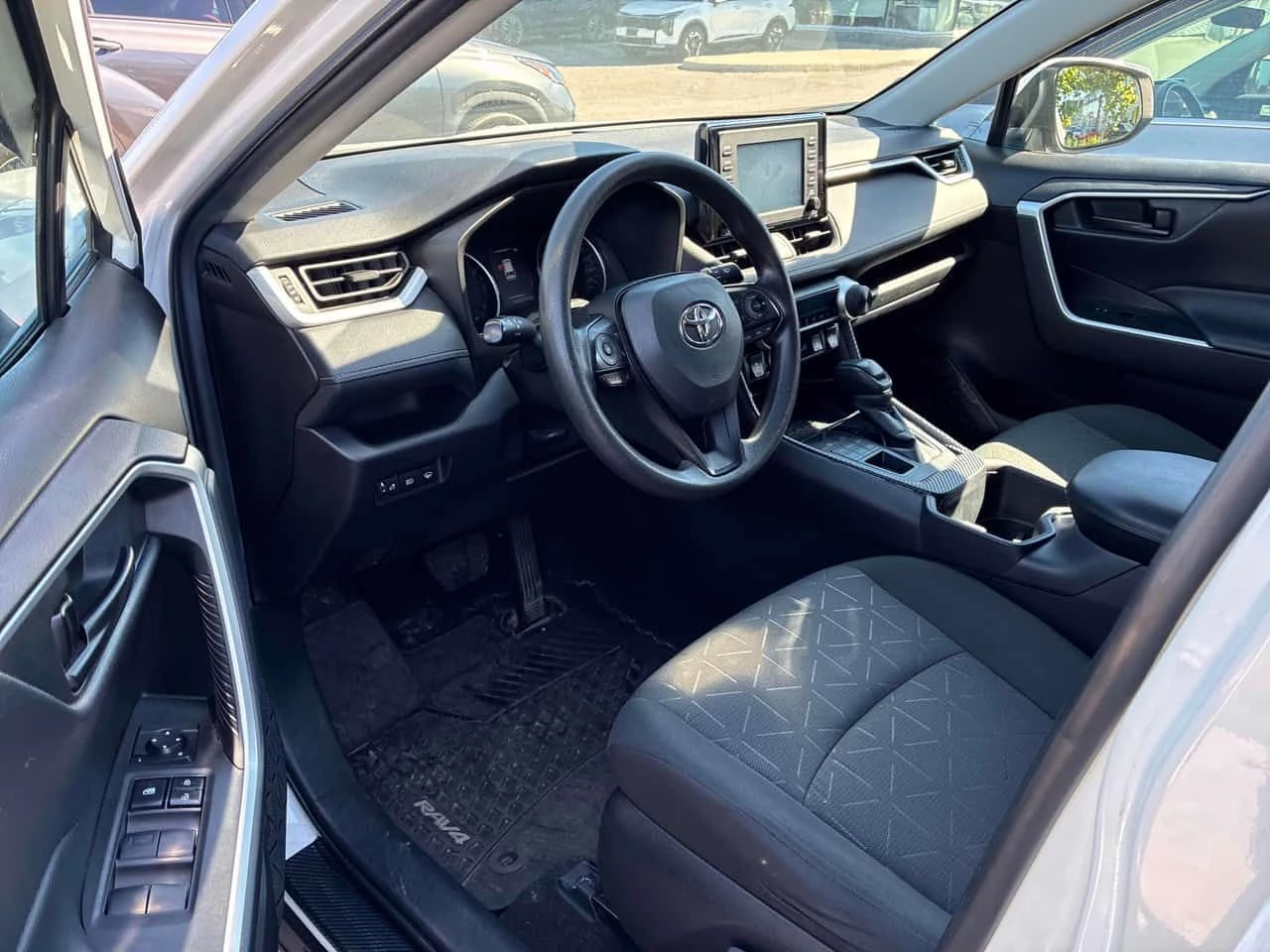 Toyota Rav4 LE * CARFAX * АВТОКРЕДИТ БЕЗ ПЪРВОНАЧАЛНА ВНОСКА, снимка 7 - Автомобили и джипове - 54995929