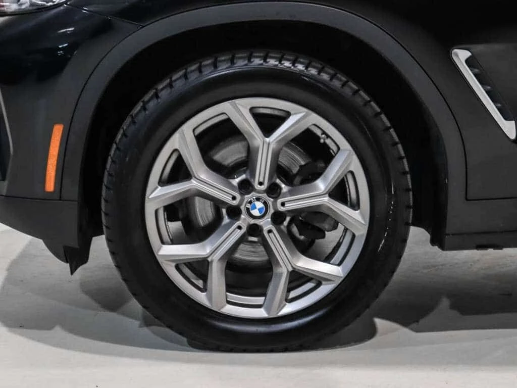 BMW X3 xDrive30i / Premium Essential Pkg / Red Interior /, снимка 12 - Автомобили и джипове - 55025106