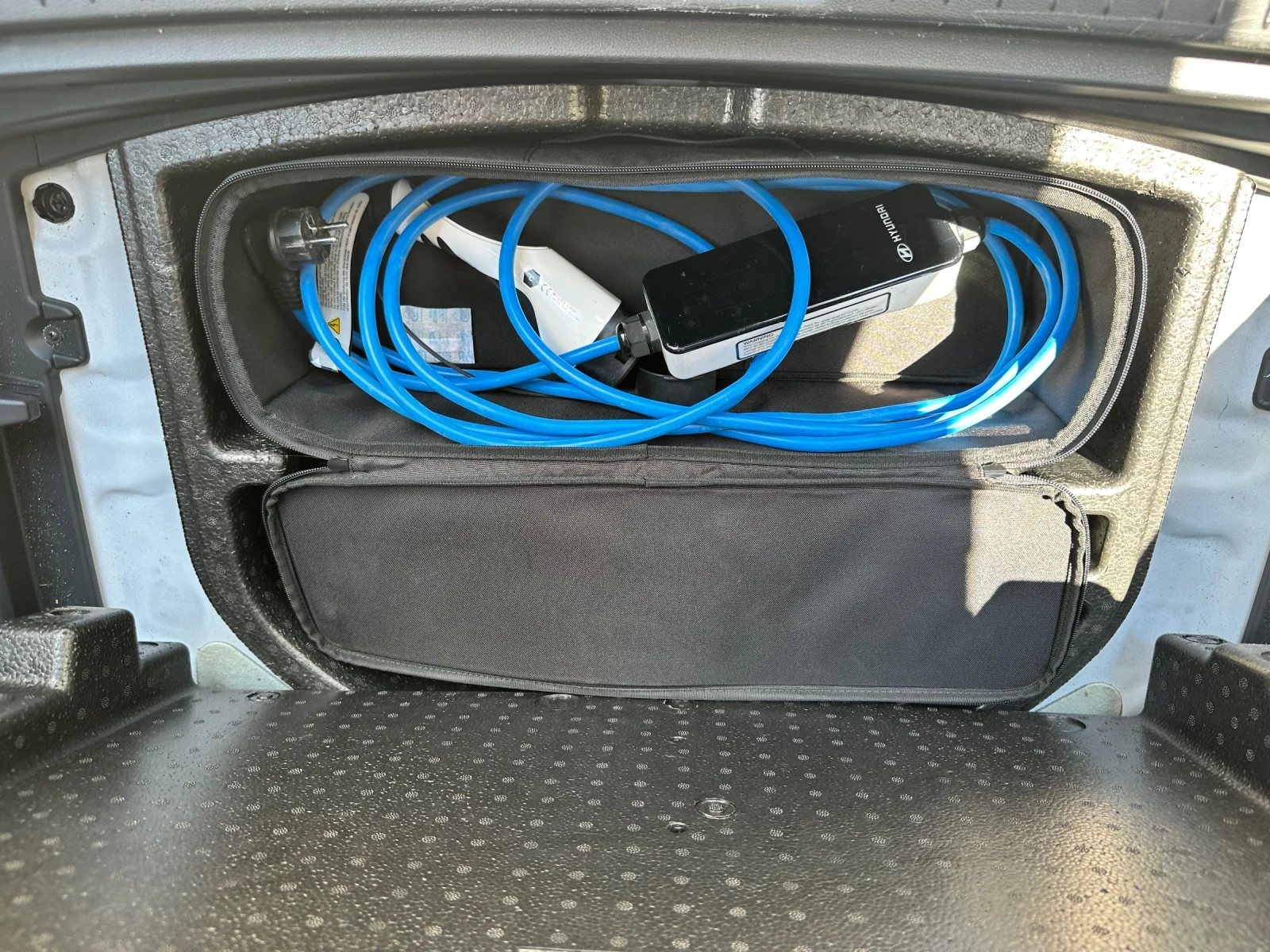 Hyundai Kona, снимка 9 - Автомобили и джипове - 55153327
