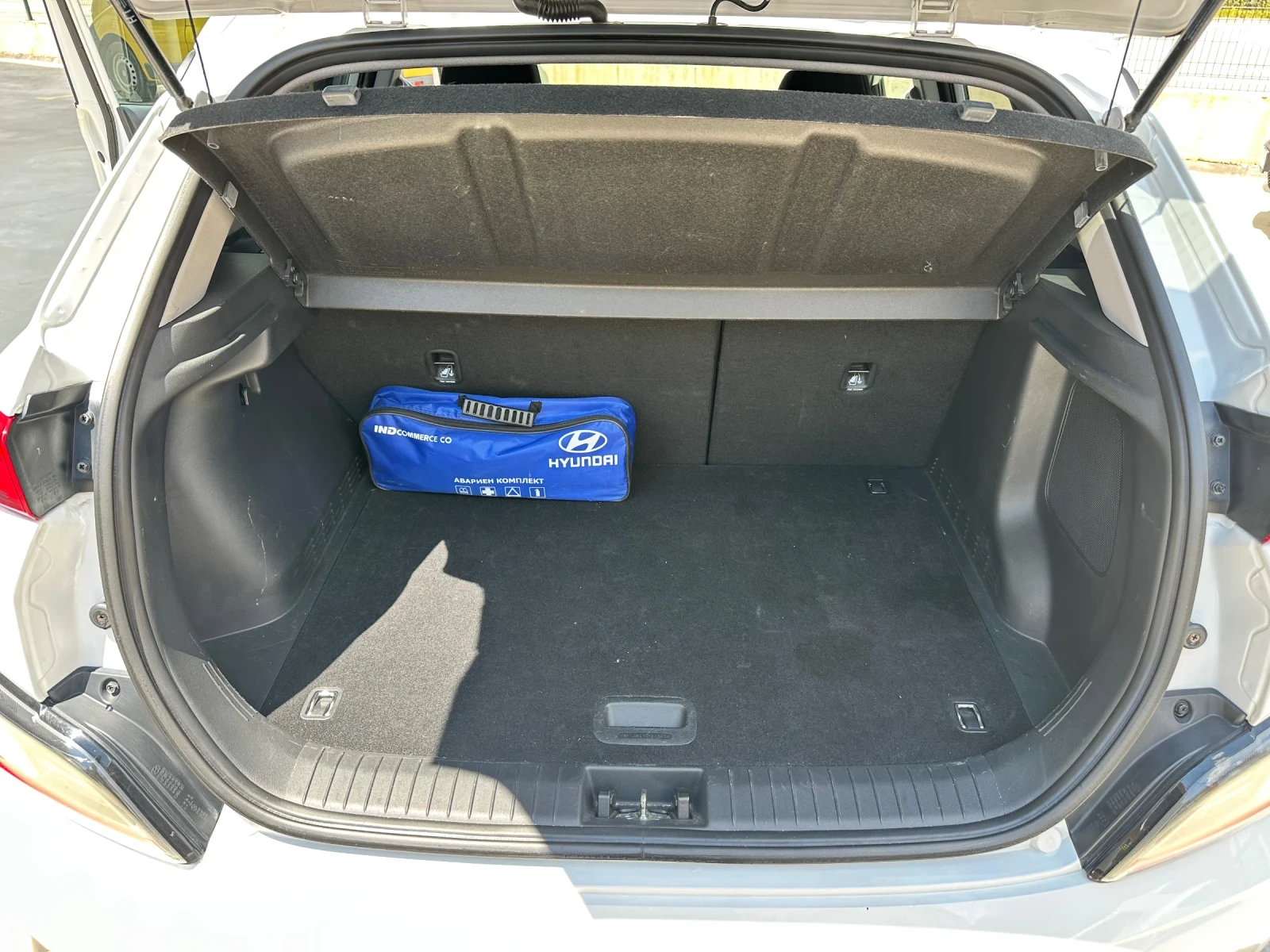 Hyundai Kona, снимка 8 - Автомобили и джипове - 55153327