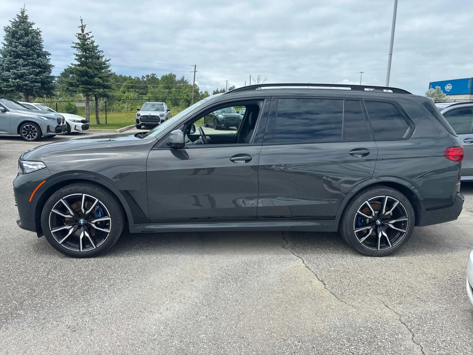 BMW X7 ДИСТРОНИК * SWAROVSKI * ОБДУХВАНЕ * ПАНОРАМА* , снимка 5 - Автомобили и джипове - 55213322