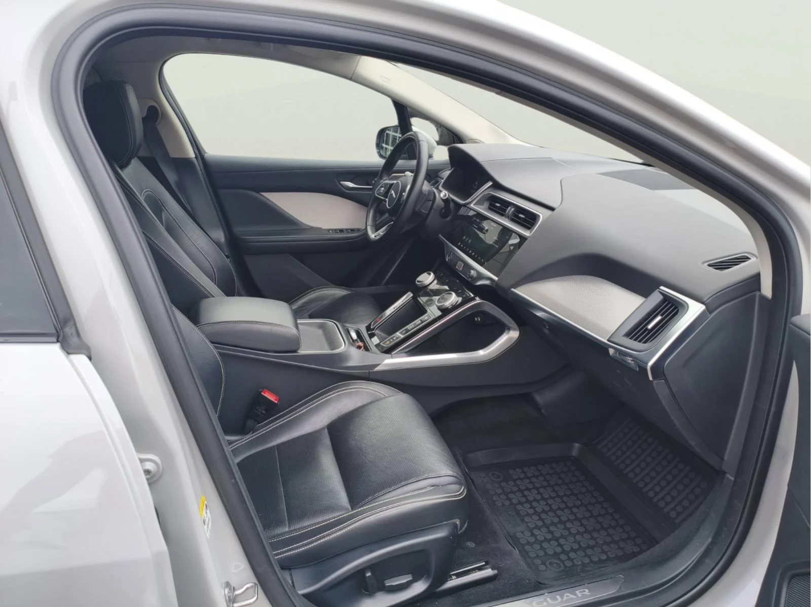 Jaguar I-Pace EV 90kWh, снимка 9 - Автомобили и джипове - 55437346