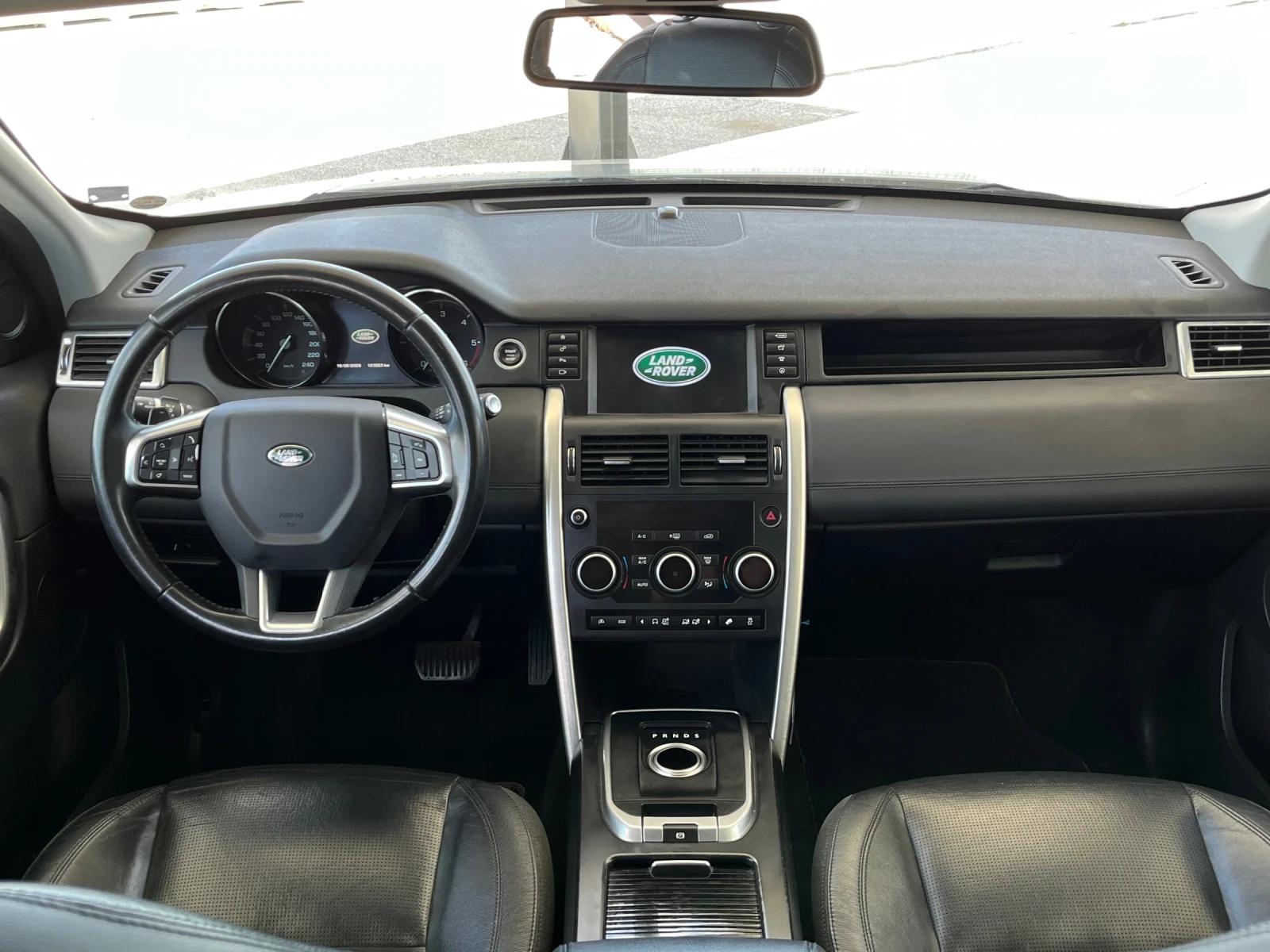 Land Rover Discovery Sport  HSE LUXURY/NAVI/КОЖА, снимка 8 - Автомобили и джипове - 55639969
