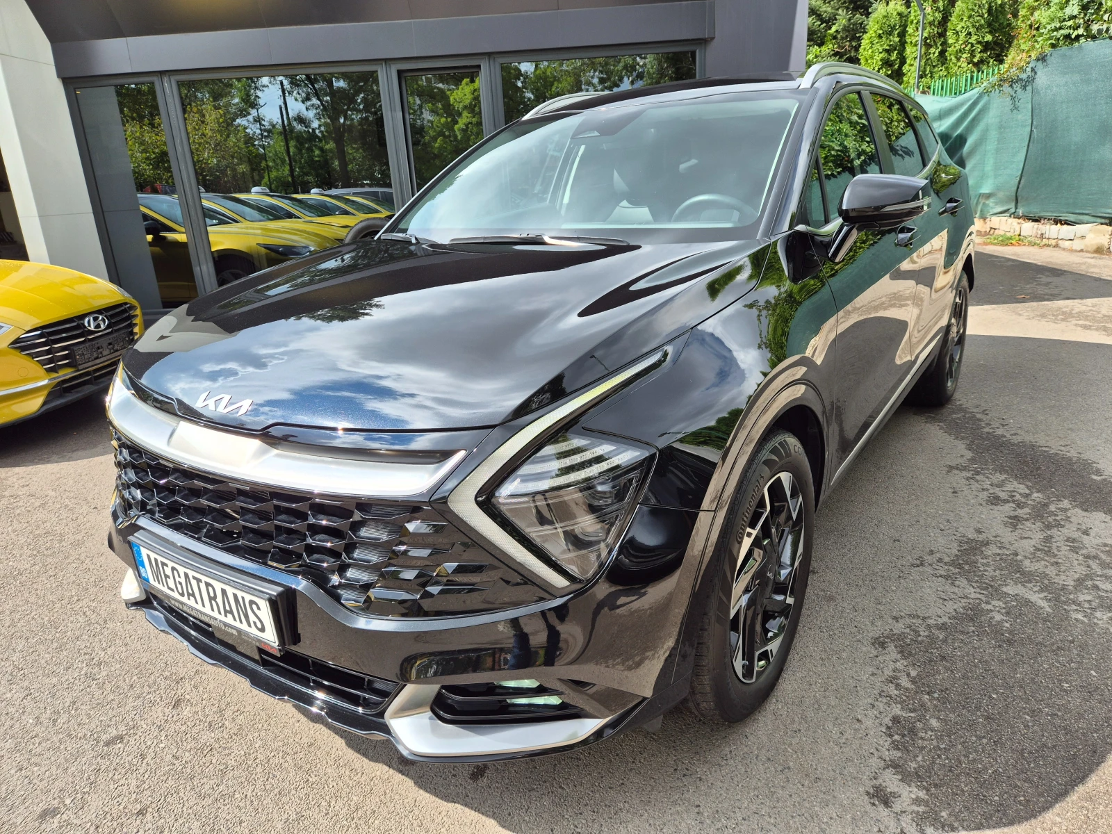 Kia Sportage 2.0 CRDI 4Х2 - Наличен в БГ, снимка 2 - Автомобили и джипове - 56232900