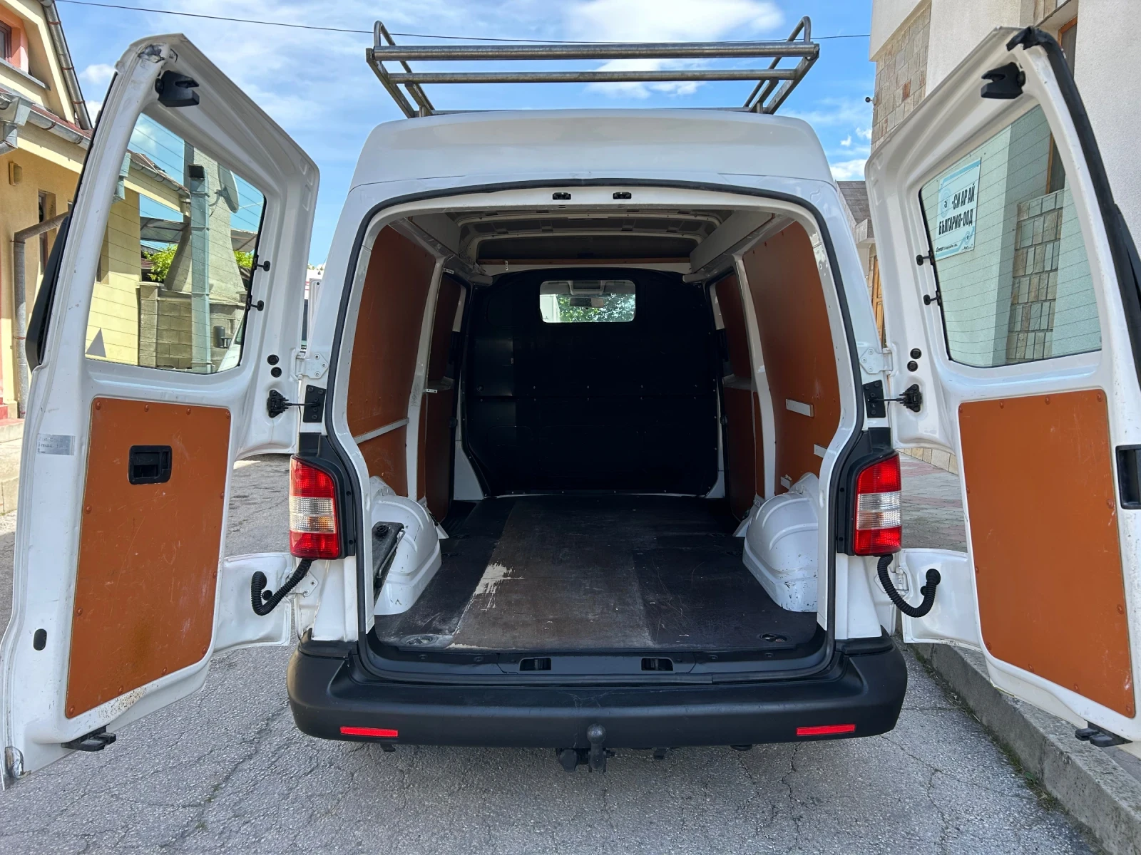 VW Transporter 2.0TDI MAXI 2 СТР. ВРАТИ, снимка 10 - Бусове и автобуси - 54721403