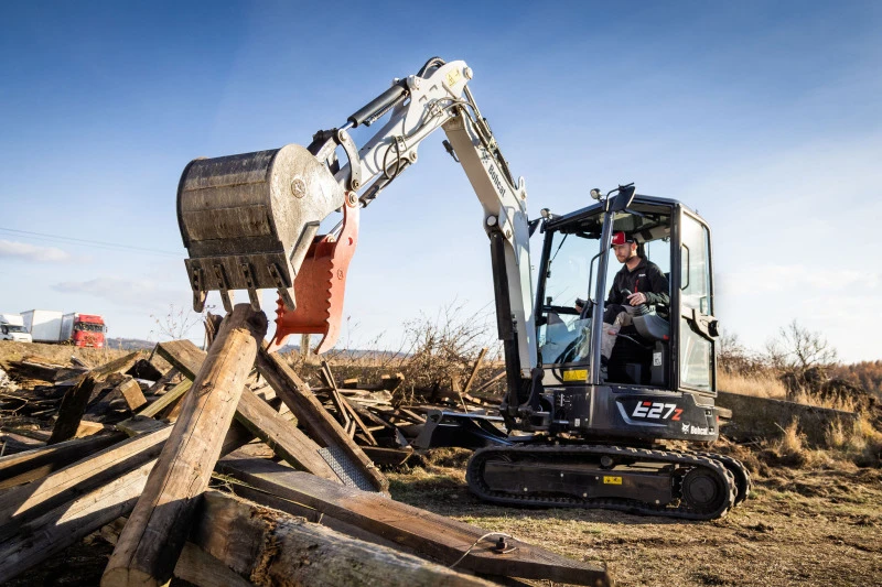 Багер Bobcat E27z, снимка 1 - Индустриална техника - 22427704