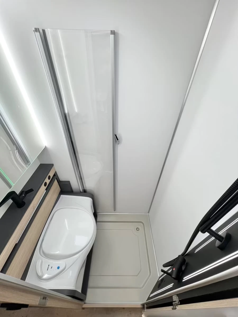 Кемпер Frankia NEO AL-KO Black-Line MB , снимка 7 - Каравани и кемпери - 54079882