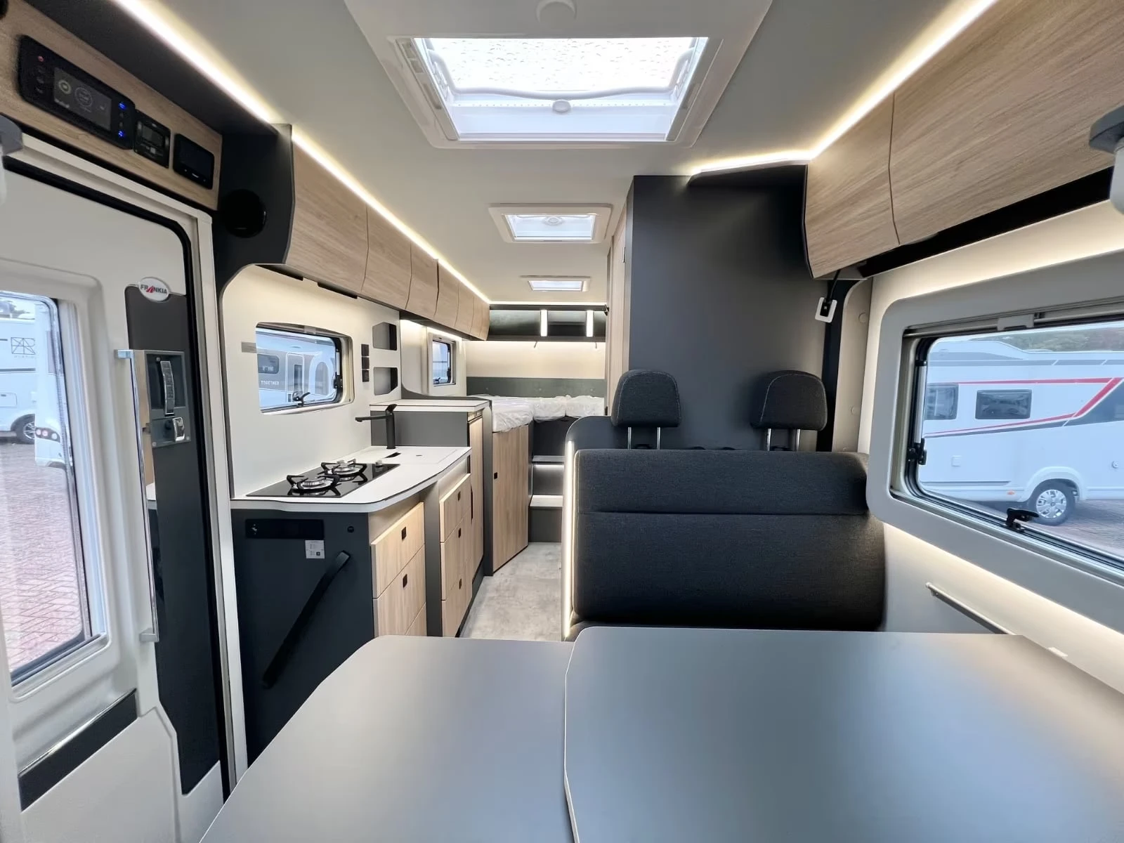 Кемпер Frankia NEO AL-KO Black-Line MB , снимка 9 - Каравани и кемпери - 54079882