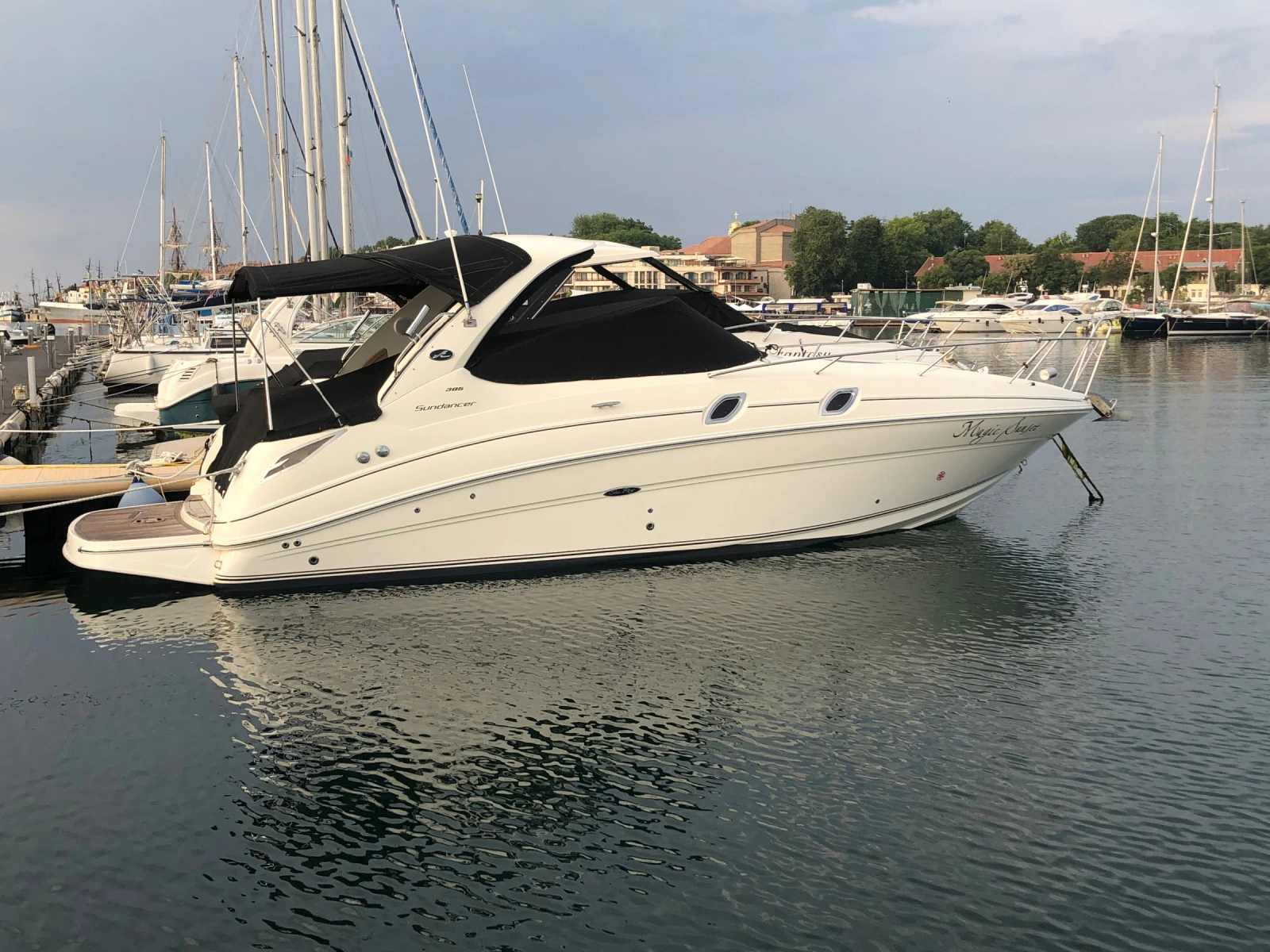 Моторна яхта Sea Ray 305 Sundancer  - изображение 3