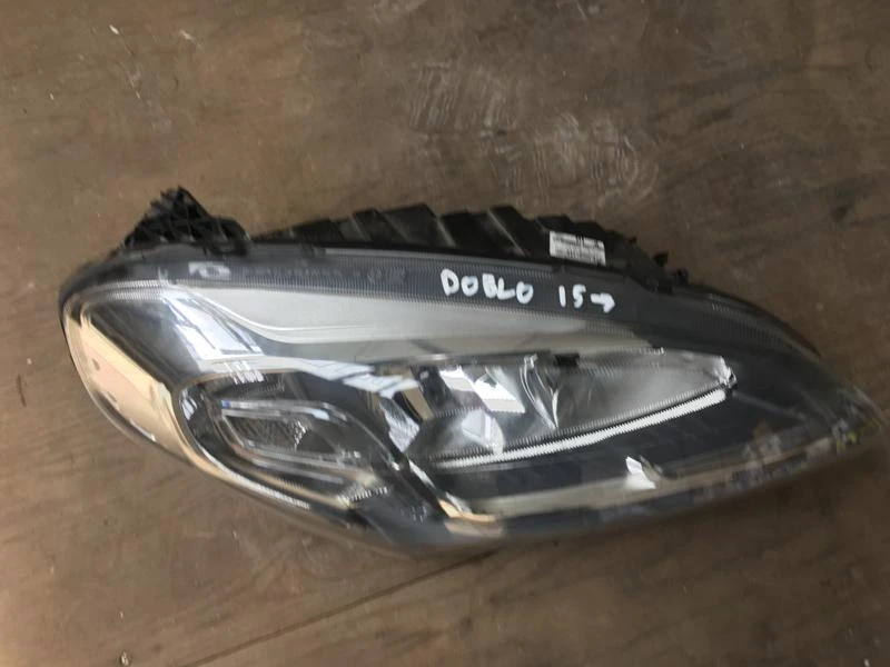 Светлини за Fiat Doblo, снимка 2 - Части - 53556404