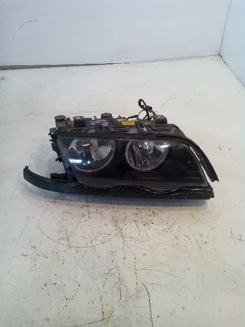 Десен фар за БМВ Е46 320D 00г.