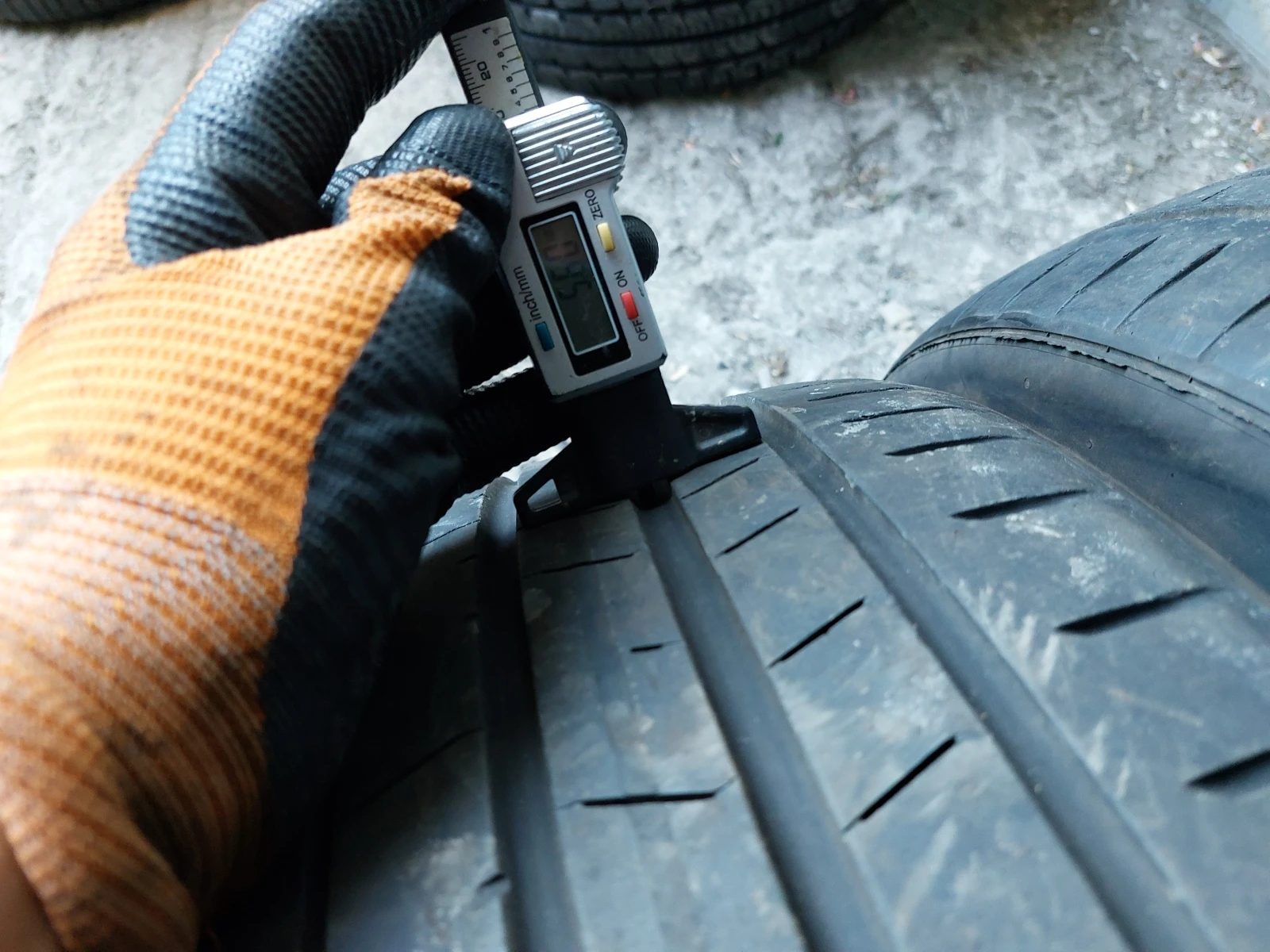 ���� 235/35R19 | Mobile.bg � ����������� 4