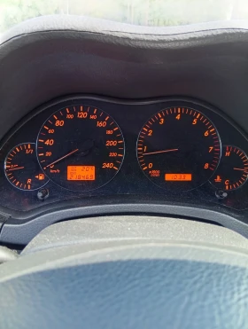 Toyota Avensis СЕДАН, снимка 14