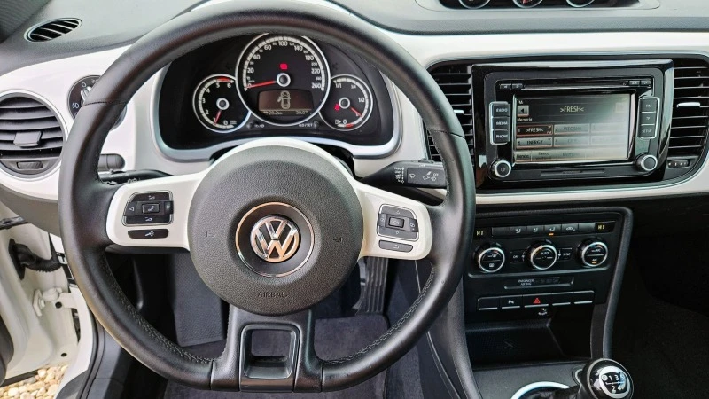 VW Beetle 1.6 TDI-105ks, снимка 12 - Автомобили и джипове - 47872191